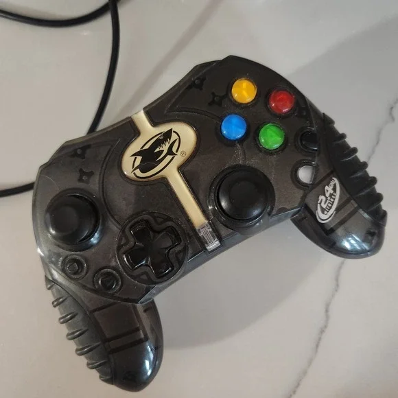 Microsoft Xbox 360 Kinect Sensor and Controller Bundle - Picture 9 of 9